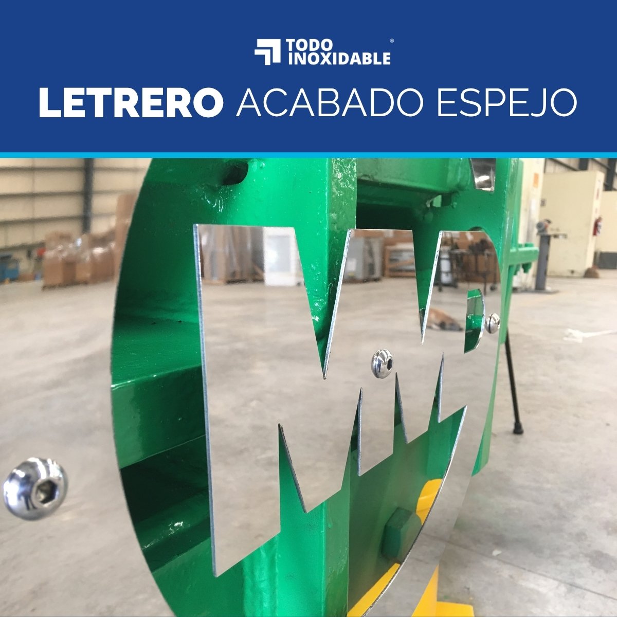 Letrero de acero inoxidable con relieve